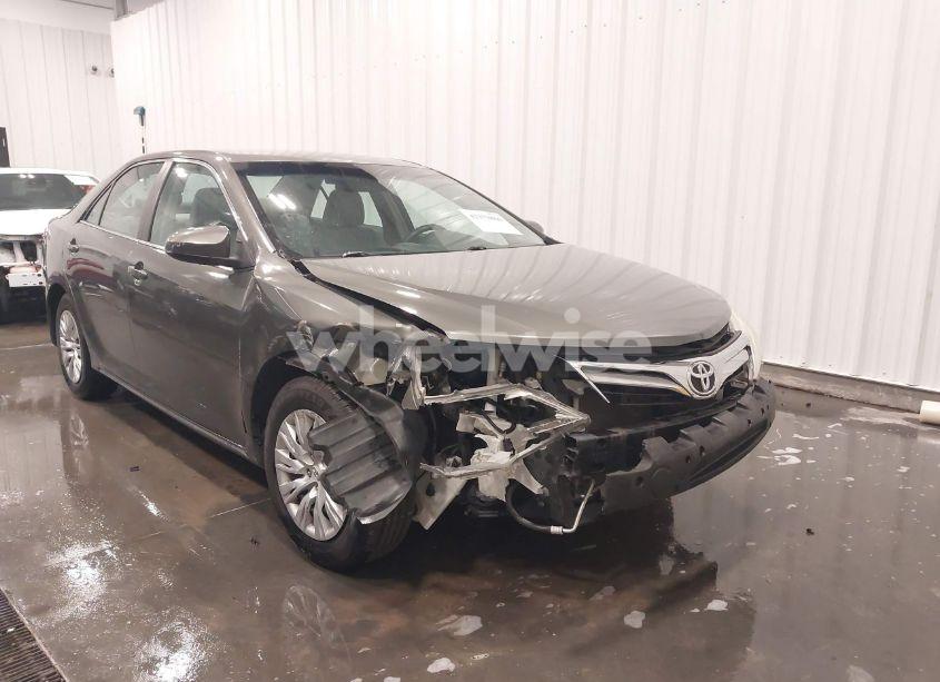 Photo 6 of 2014 Toyota Camry LE (VIN 4T1BF1FK8EU749498)