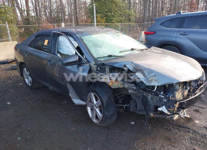 Photo 6 of 2014 Toyota Camry SE (VIN 4T1BF1FK8EU750912)