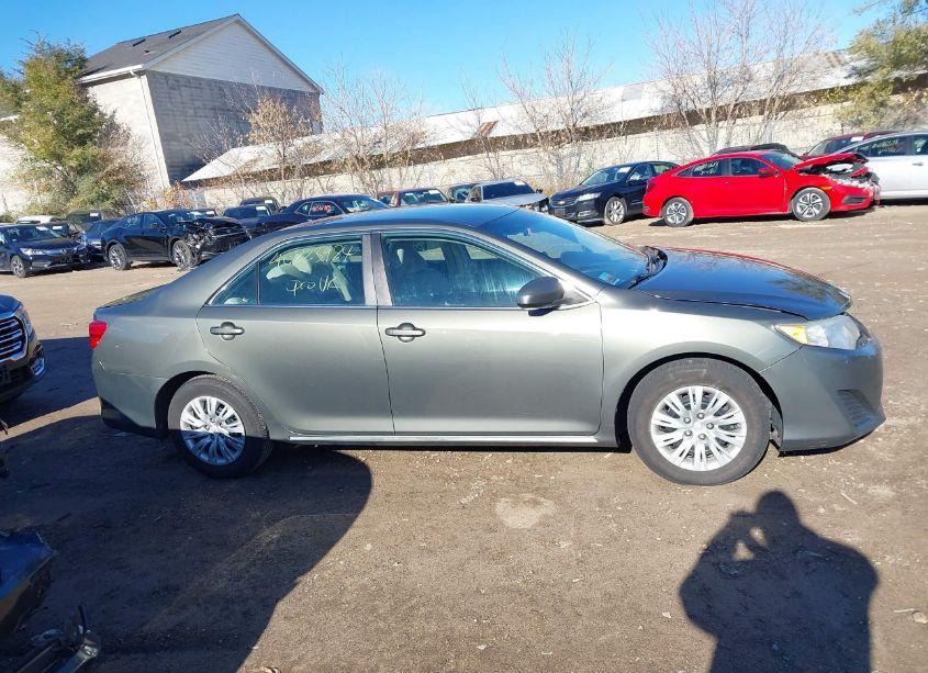 Photo 13 of 2014 Toyota Camry LE (VIN 4T1BF1FK8EU757150)