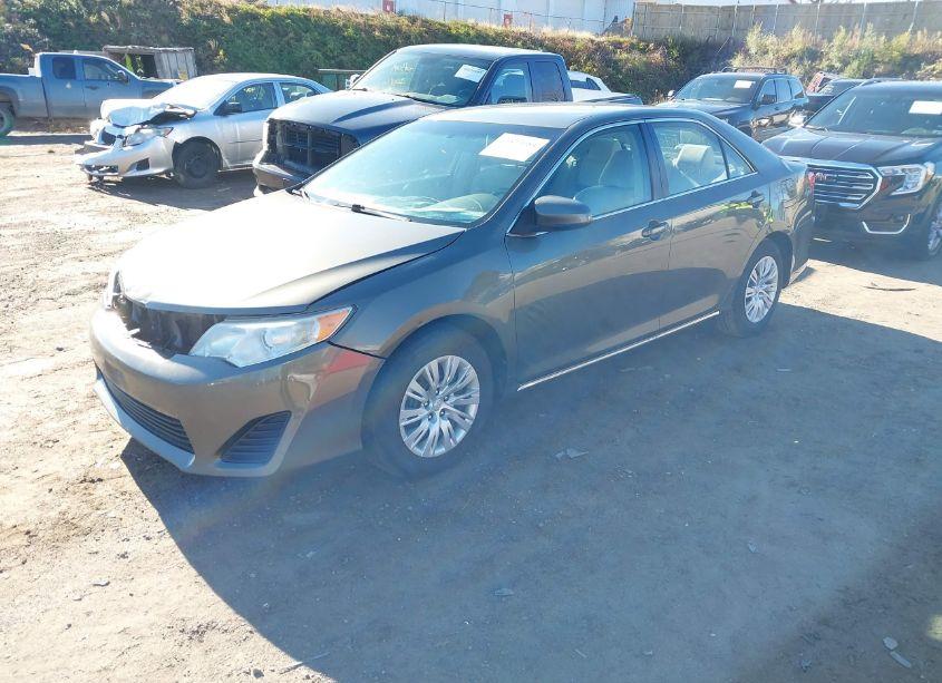 Photo 2 of 2014 Toyota Camry LE (VIN 4T1BF1FK8EU757150)