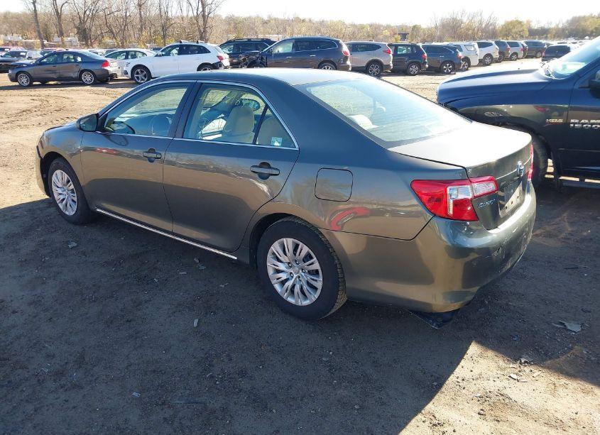 Photo 3 of 2014 Toyota Camry LE (VIN 4T1BF1FK8EU757150)