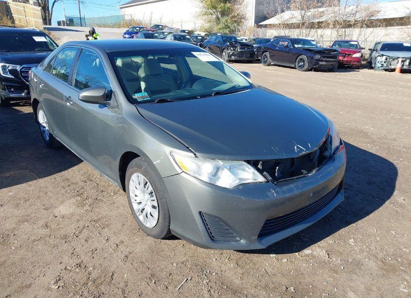 Photo 6 of 2014 Toyota Camry LE (VIN 4T1BF1FK8EU757150)