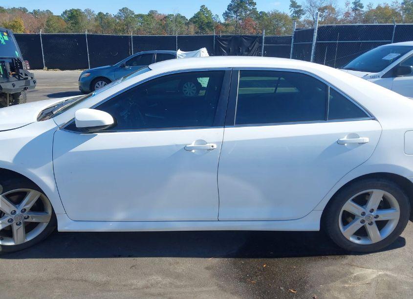 Photo 14 of 2014 Toyota Camry SE (VIN 4T1BF1FK8EU765734)