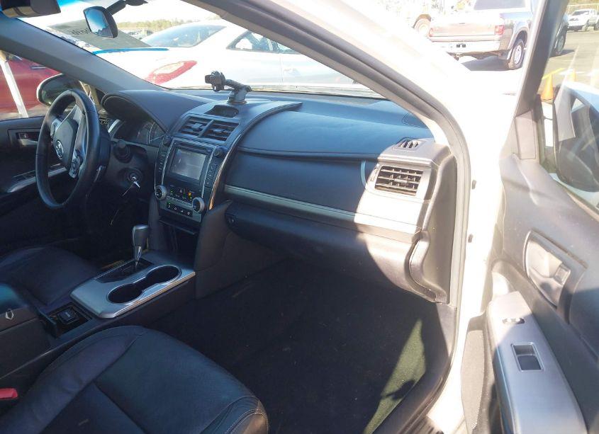 Photo 5 of 2014 Toyota Camry SE (VIN 4T1BF1FK8EU765734)