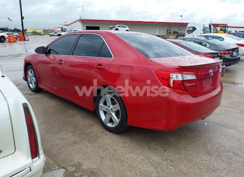 Photo 3 of 2014 Toyota Camry SE (VIN 4T1BF1FK8EU785708)