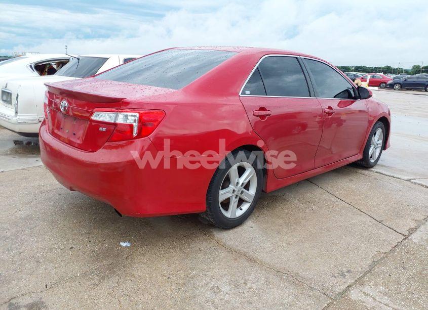 Photo 4 of 2014 Toyota Camry SE (VIN 4T1BF1FK8EU785708)