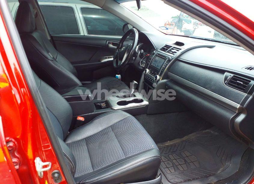 Photo 5 of 2014 Toyota Camry SE (VIN 4T1BF1FK8EU785708)