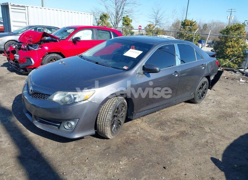 Photo 2 of 2014 Toyota Camry SE (VIN 4T1BF1FK8EU788429)