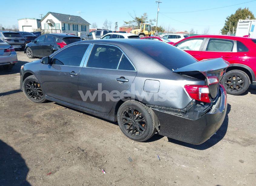 Photo 3 of 2014 Toyota Camry SE (VIN 4T1BF1FK8EU788429)