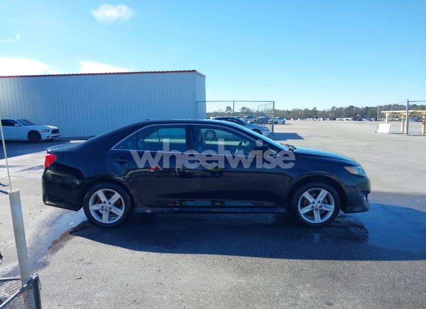 Photo 13 of 2014 Toyota Camry SE (VIN 4T1BF1FK8EU788866)