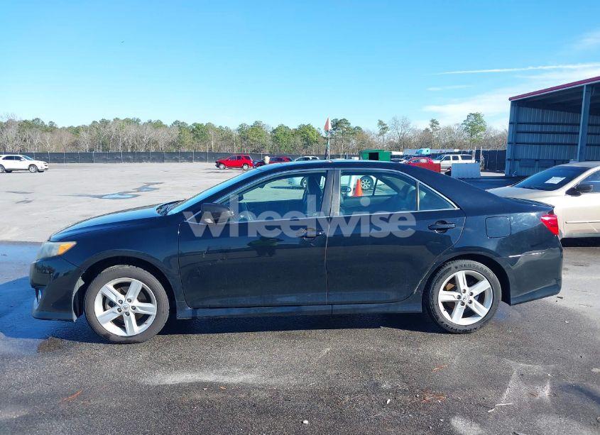 Photo 14 of 2014 Toyota Camry SE (VIN 4T1BF1FK8EU788866)