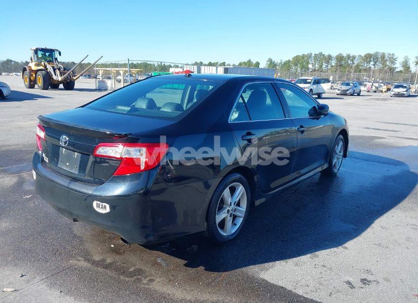 Photo 4 of 2014 Toyota Camry SE (VIN 4T1BF1FK8EU788866)