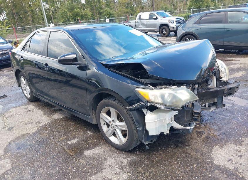2014 Toyota Camry SE (VIN 4T1BF1FK8EU790472) main photo