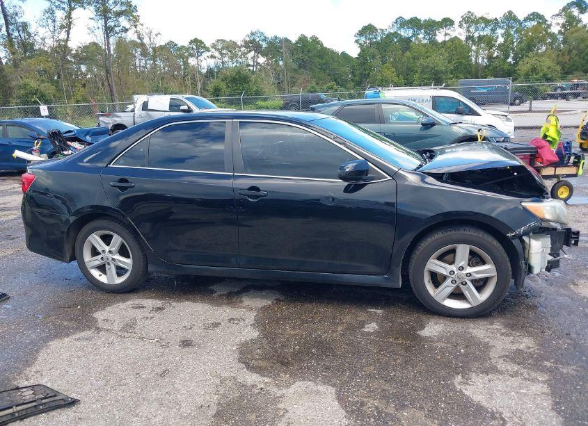 Photo 13 of 2014 Toyota Camry SE (VIN 4T1BF1FK8EU790472)