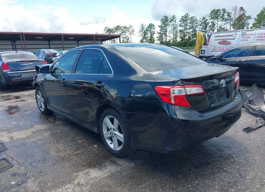 Photo 3 of 2014 Toyota Camry SE (VIN 4T1BF1FK8EU790472)