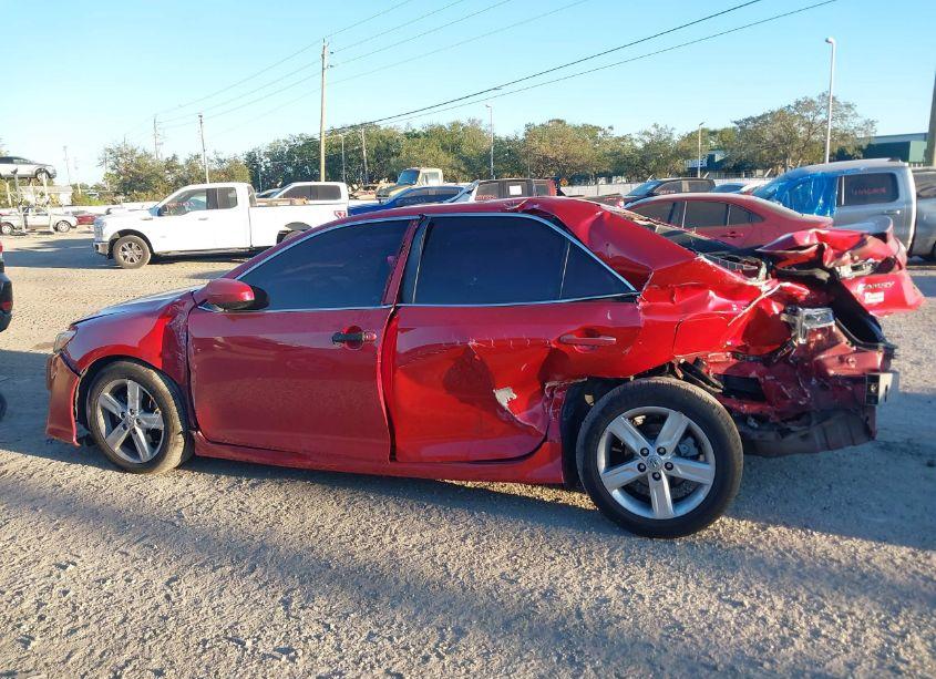 Photo 15 of 2014 Toyota Camry SE (VIN 4T1BF1FK8EU810722)