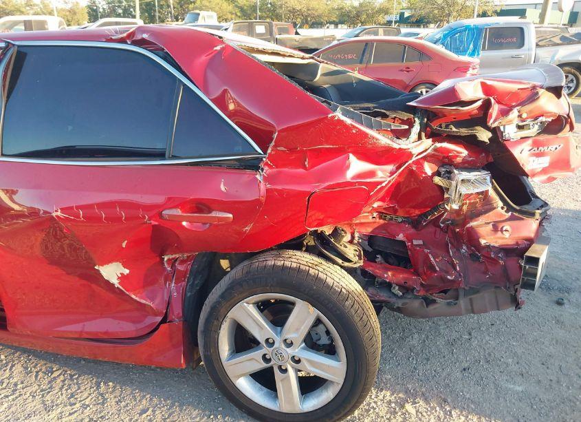 Photo 6 of 2014 Toyota Camry SE (VIN 4T1BF1FK8EU810722)