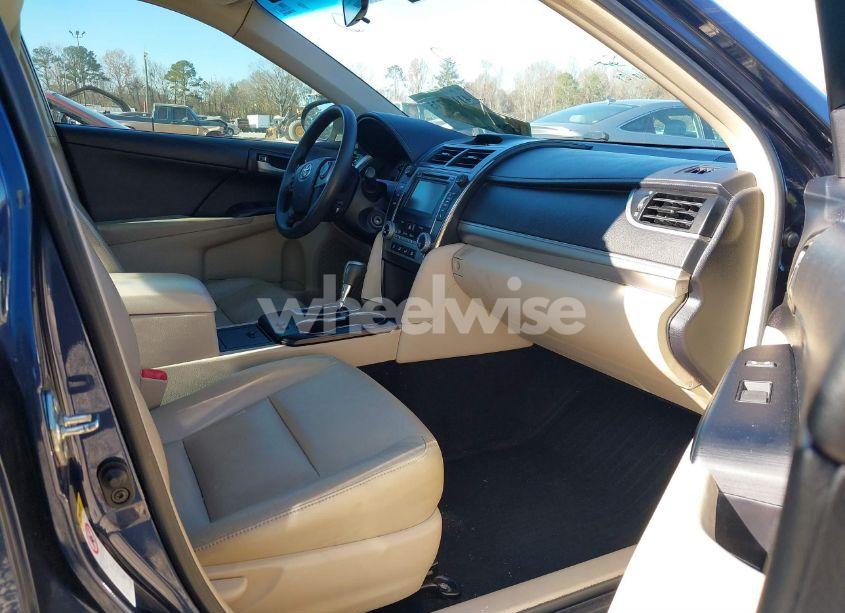 Photo 5 of 2014 Toyota Camry LE (VIN 4T1BF1FK8EU818075)