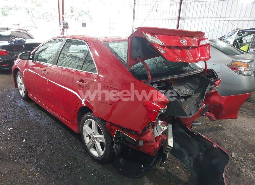 Photo 3 of 2014 Toyota Camry SE (VIN 4T1BF1FK8EU821302)