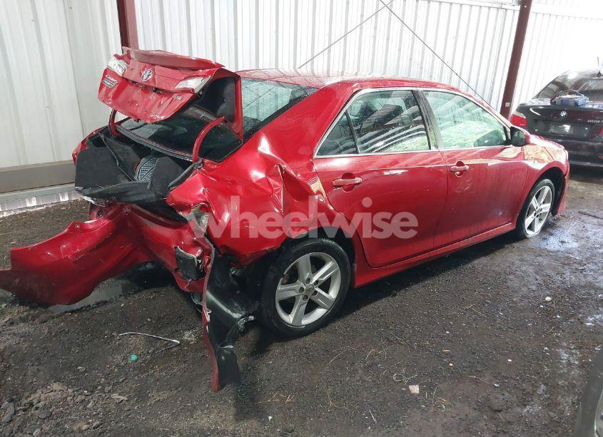 Photo 4 of 2014 Toyota Camry SE (VIN 4T1BF1FK8EU821302)