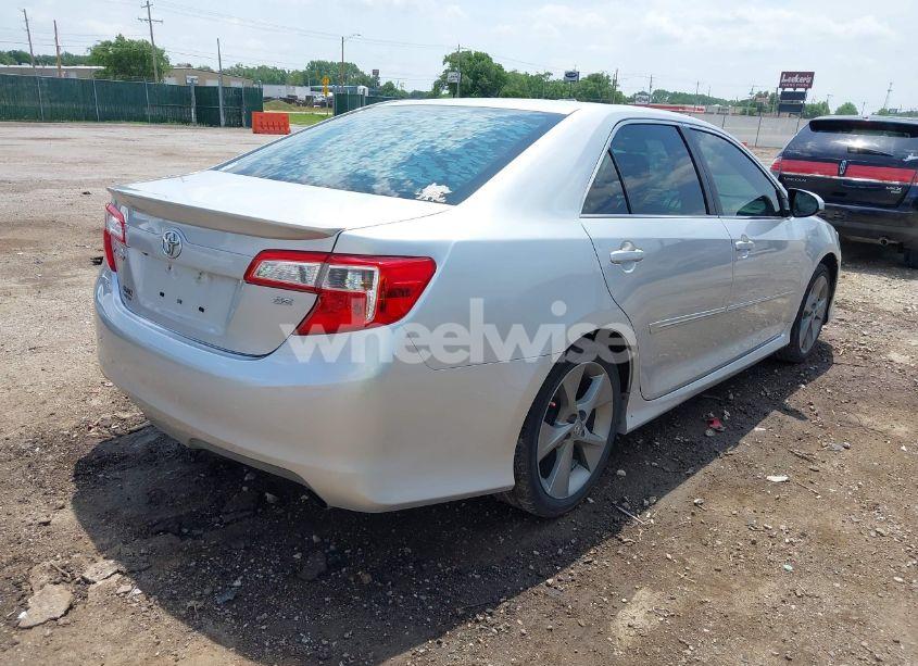 Photo 4 of 2014 Toyota Camry SE SPORT (VIN 4T1BF1FK8EU822272)