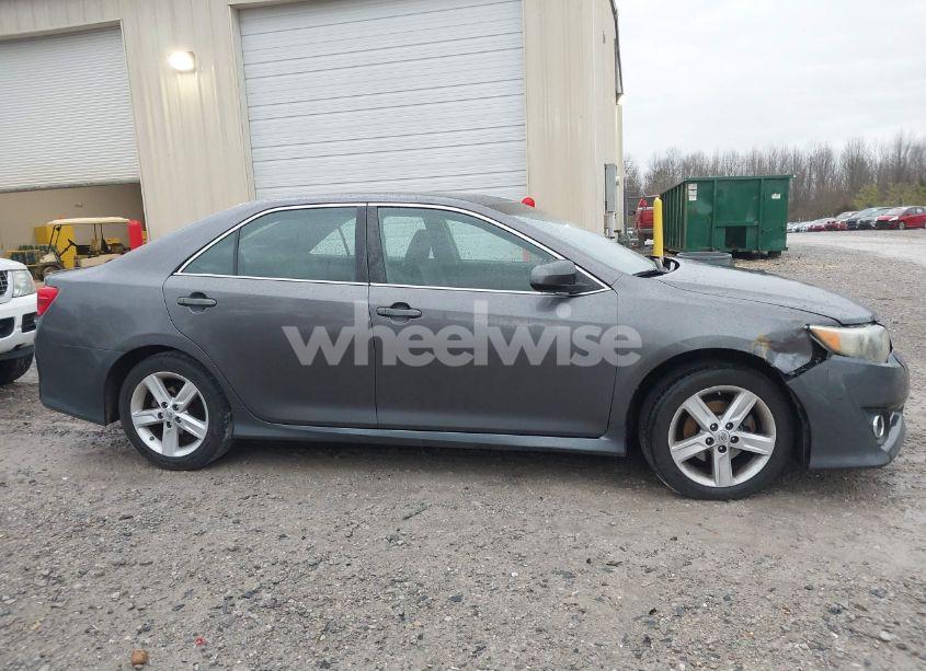 Photo 13 of 2014 Toyota Camry SE (VIN 4T1BF1FK8EU825608)
