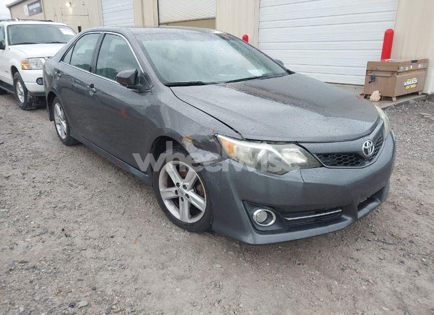 Photo 6 of 2014 Toyota Camry SE (VIN 4T1BF1FK8EU825608)