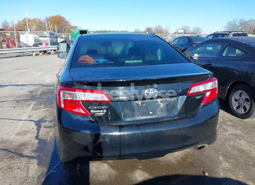 Photo 16 of 2014 Toyota Camry SE (VIN 4T1BF1FK8EU834924)