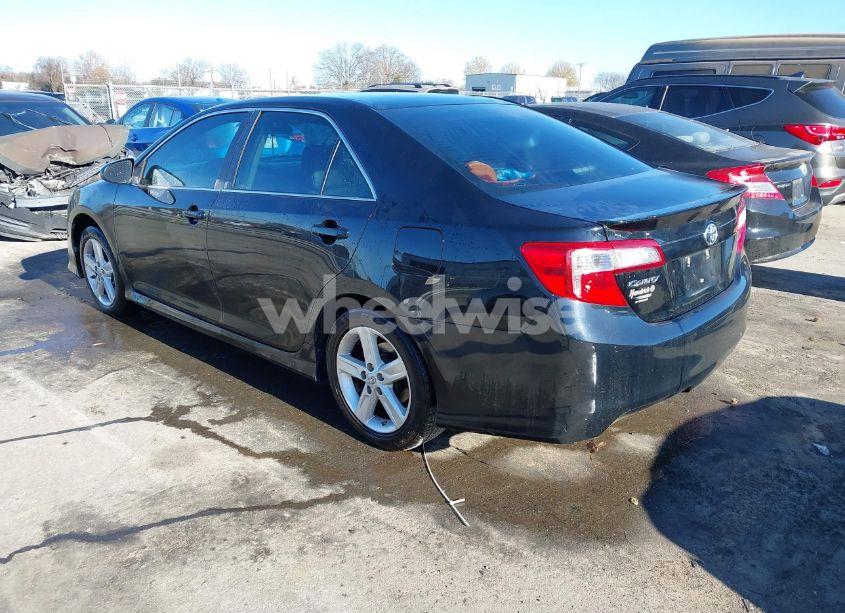 Photo 3 of 2014 Toyota Camry SE (VIN 4T1BF1FK8EU834924)