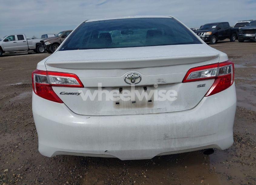 Photo 16 of 2014 Toyota Camry SE (VIN 4T1BF1FK8EU839671)