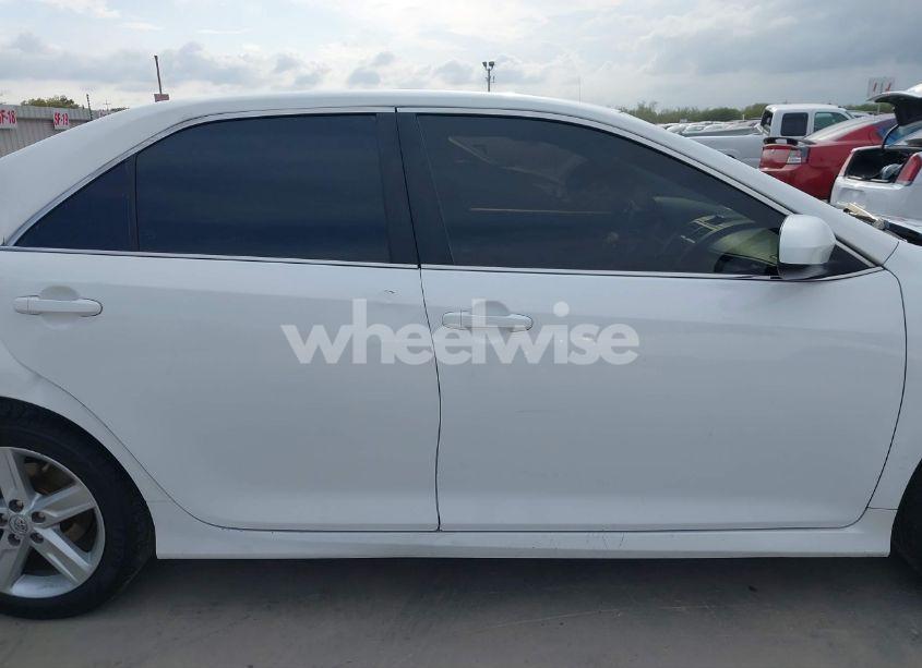 Photo 13 of 2014 Toyota Camry SE (VIN 4T1BF1FK8EU846278)