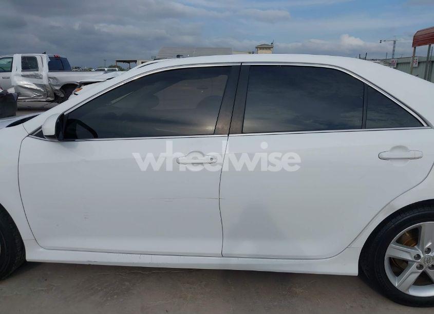 Photo 14 of 2014 Toyota Camry SE (VIN 4T1BF1FK8EU846278)