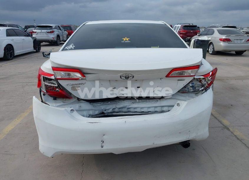 Photo 16 of 2014 Toyota Camry SE (VIN 4T1BF1FK8EU846278)