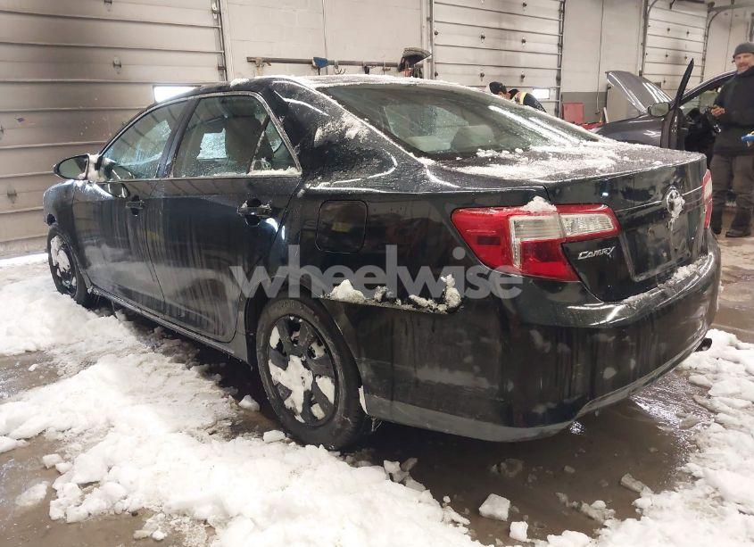 Photo 3 of 2014 Toyota Camry LE (VIN 4T1BF1FK8EU852744)
