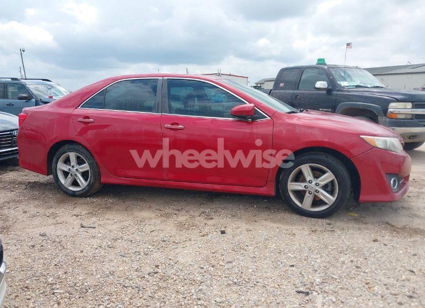 Photo 13 of 2014 Toyota Camry SE (VIN 4T1BF1FK8EU867924)