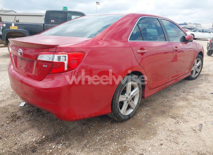Photo 4 of 2014 Toyota Camry SE (VIN 4T1BF1FK8EU867924)
