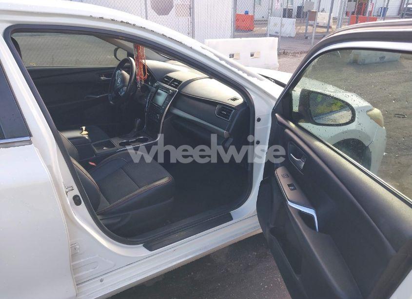 Photo 5 of 2015 Toyota Camry SE (VIN 4T1BF1FK8FU001030)