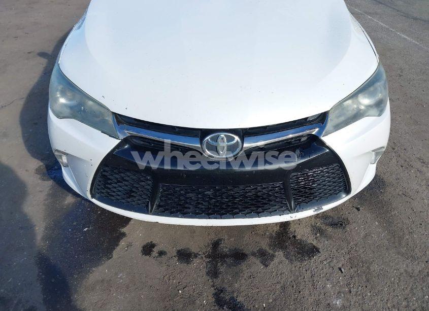 Photo 6 of 2015 Toyota Camry SE (VIN 4T1BF1FK8FU001030)