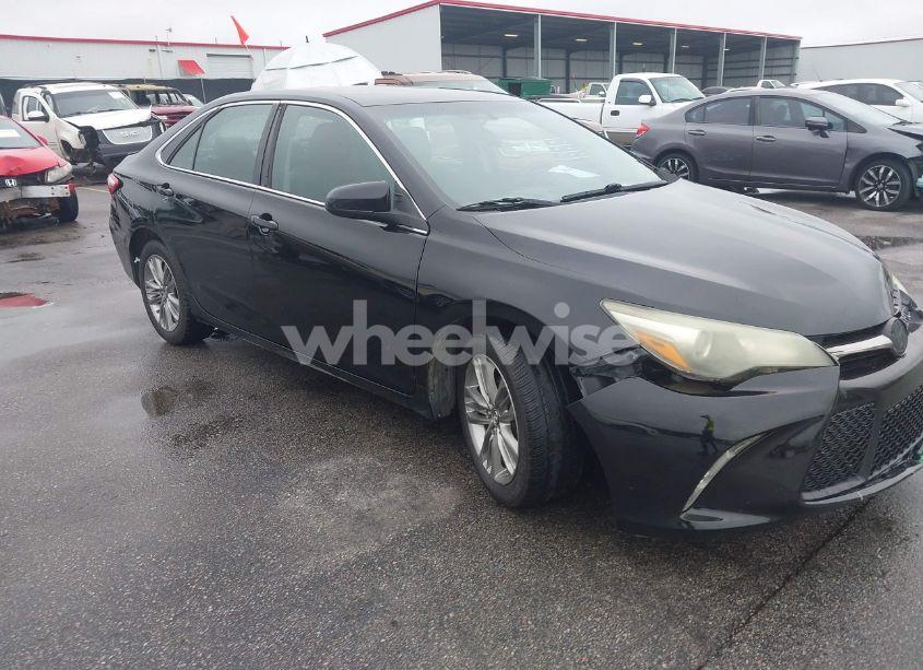 2015 Toyota Camry SE (VIN 4T1BF1FK8FU034187) main photo