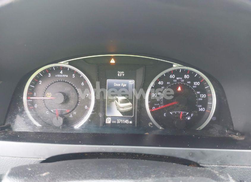 Photo 7 of 2015 Toyota Camry SE (VIN 4T1BF1FK8FU034187)