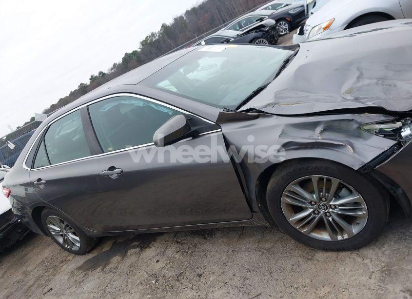 Photo 13 of 2015 Toyota Camry SE (VIN 4T1BF1FK8FU043648)