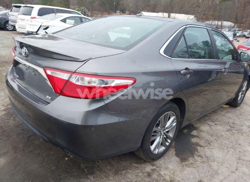 Photo 4 of 2015 Toyota Camry SE (VIN 4T1BF1FK8FU043648)