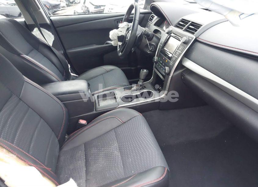 Photo 5 of 2015 Toyota Camry SE (VIN 4T1BF1FK8FU043648)