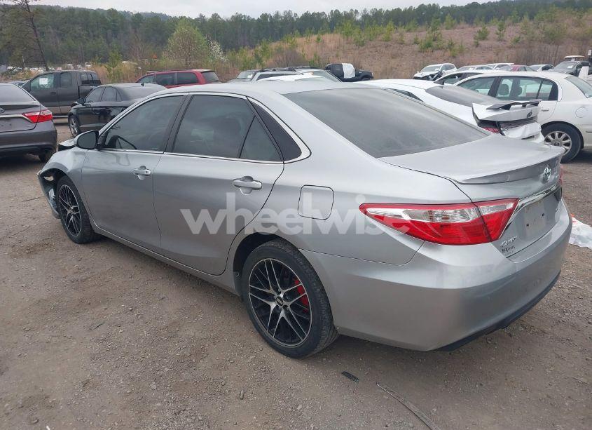 Photo 3 of 2015 Toyota Camry SE (VIN 4T1BF1FK8FU053323)