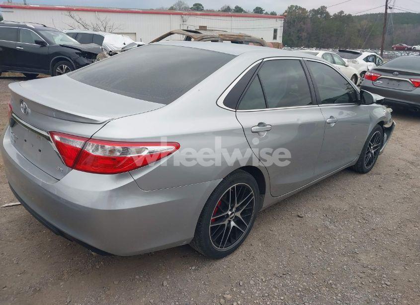 Photo 4 of 2015 Toyota Camry SE (VIN 4T1BF1FK8FU053323)