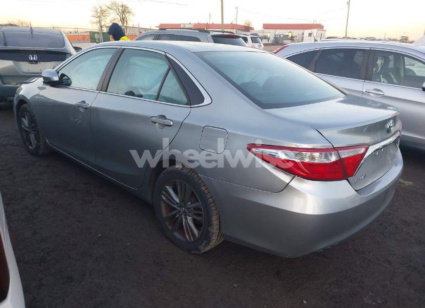 Photo 3 of 2015 Toyota Camry SE (VIN 4T1BF1FK8FU053841)