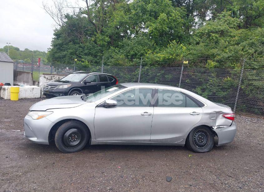 Photo 14 of 2015 Toyota Camry LE/SE/XLE/XSE (VIN 4T1BF1FK8FU082871)