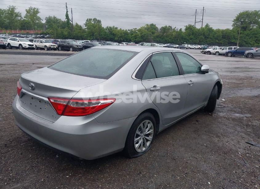 Photo 17 of 2015 Toyota Camry LE/SE/XLE/XSE (VIN 4T1BF1FK8FU082871)