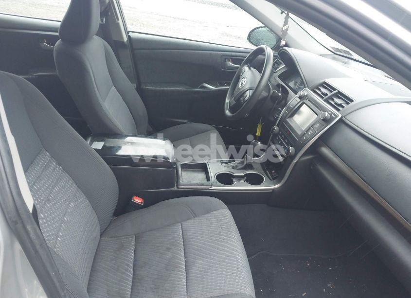 Photo 5 of 2015 Toyota Camry LE/SE/XLE/XSE (VIN 4T1BF1FK8FU082871)