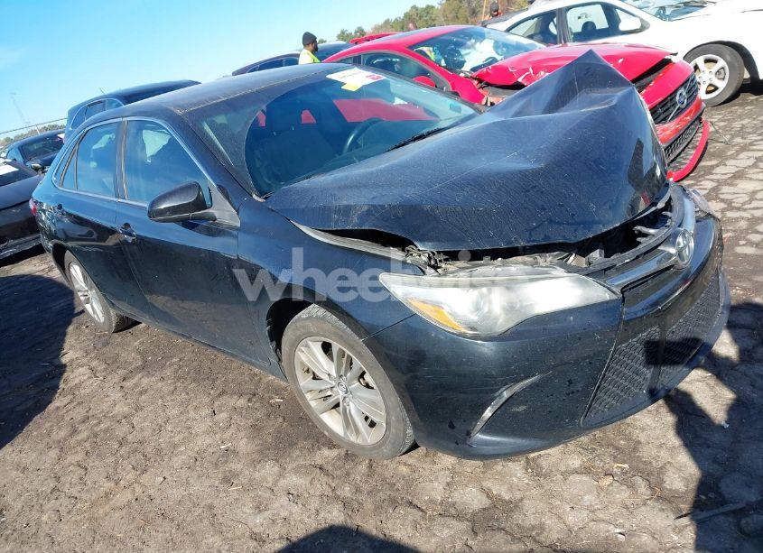 2015 Toyota Camry SE (VIN 4T1BF1FK8FU094003) main photo